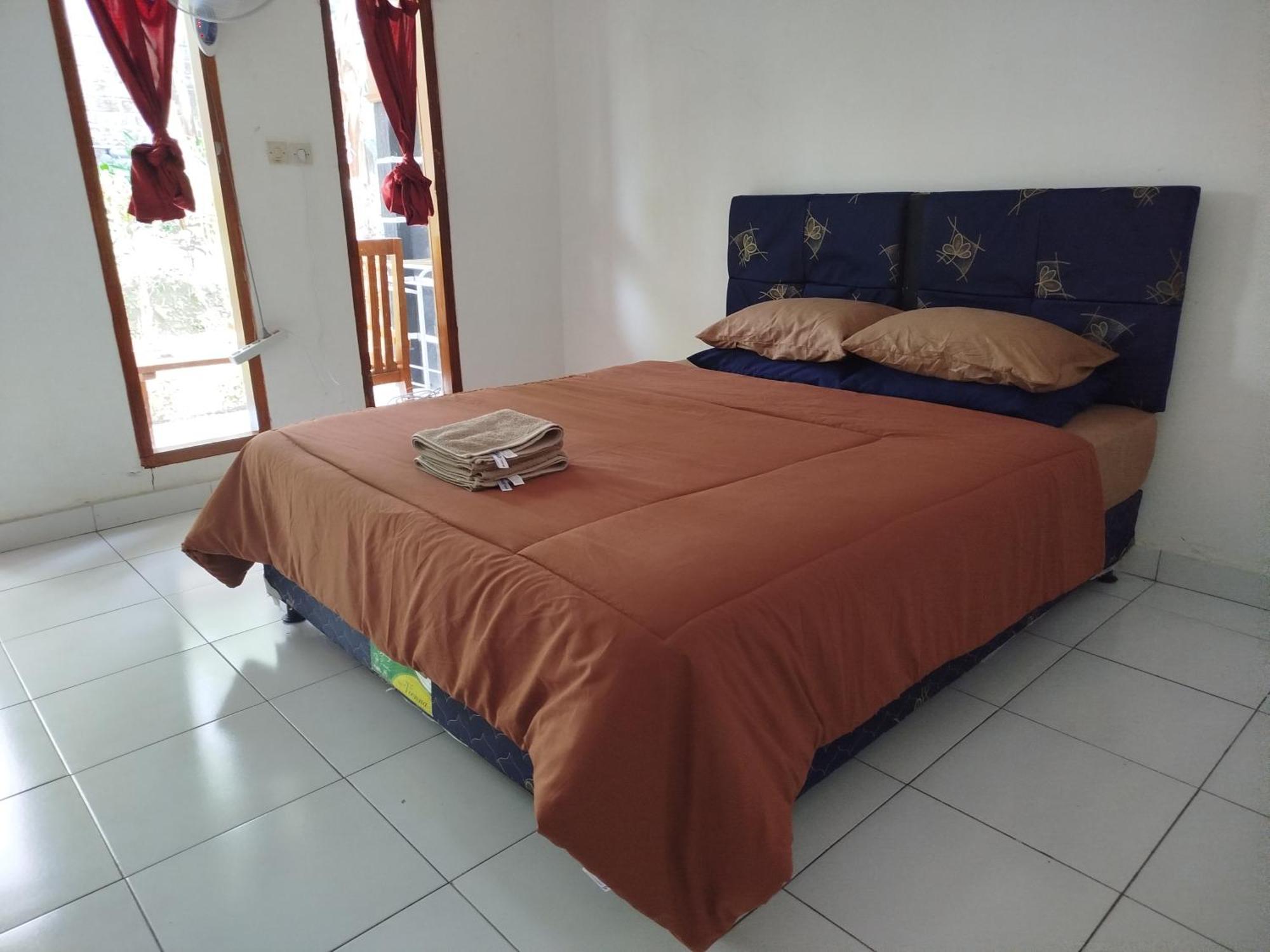 Tatasya Homestay Сенару Екстериор снимка